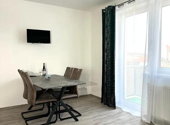 Sky 502 Lägenhet Plzeň