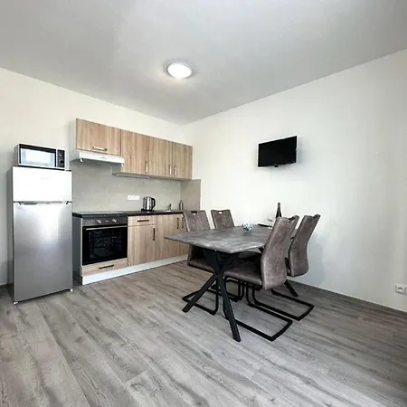 Sky 502 Apartment *